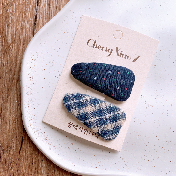 Wave dot triangle dark blue