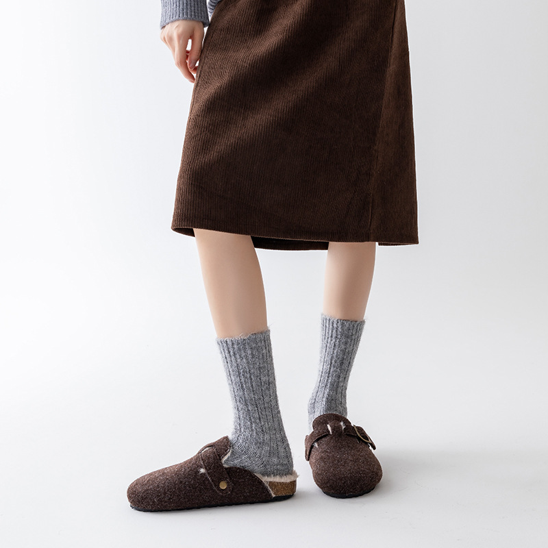Calcetines para mujeres de otoño y invierno gruesas de lana de oveja de color sólido coreano de agujas gruesas calientes de estilo universitario calcetines de pila en casa