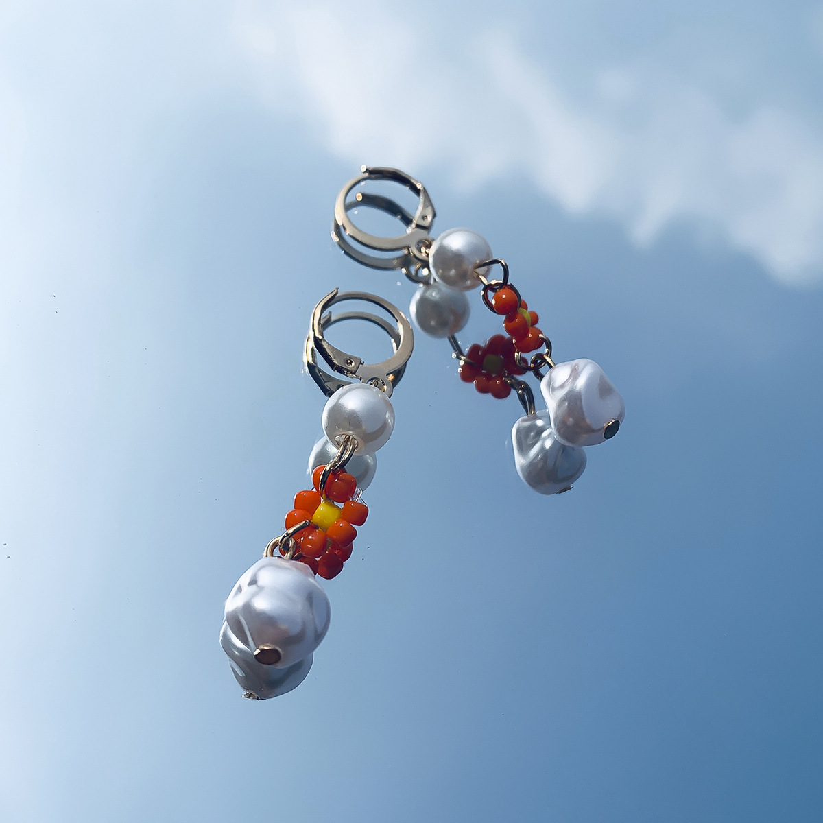 Boucles d'oreilles en forme de marguerite, perles de riz, fraîches et polyvalentes, de style minimaliste, imitant les perles, boucles d'oreilles en forme de fleur de niche_voghion.com