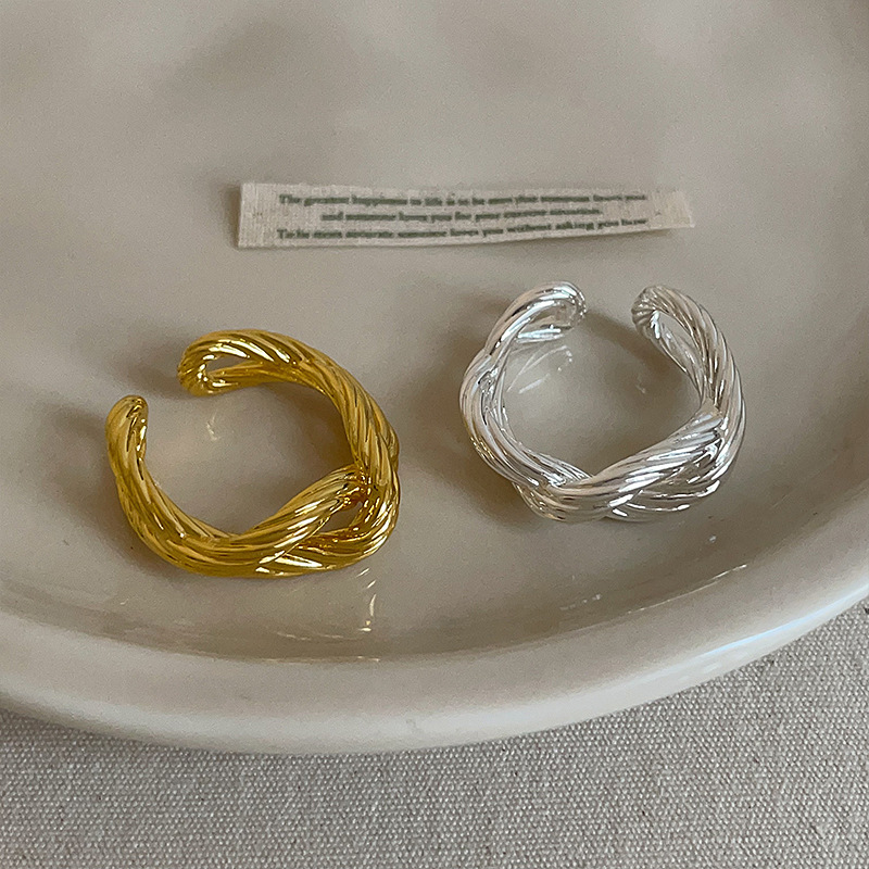 Schitterende designerring voor dames, elegant sieraad_voghion.com