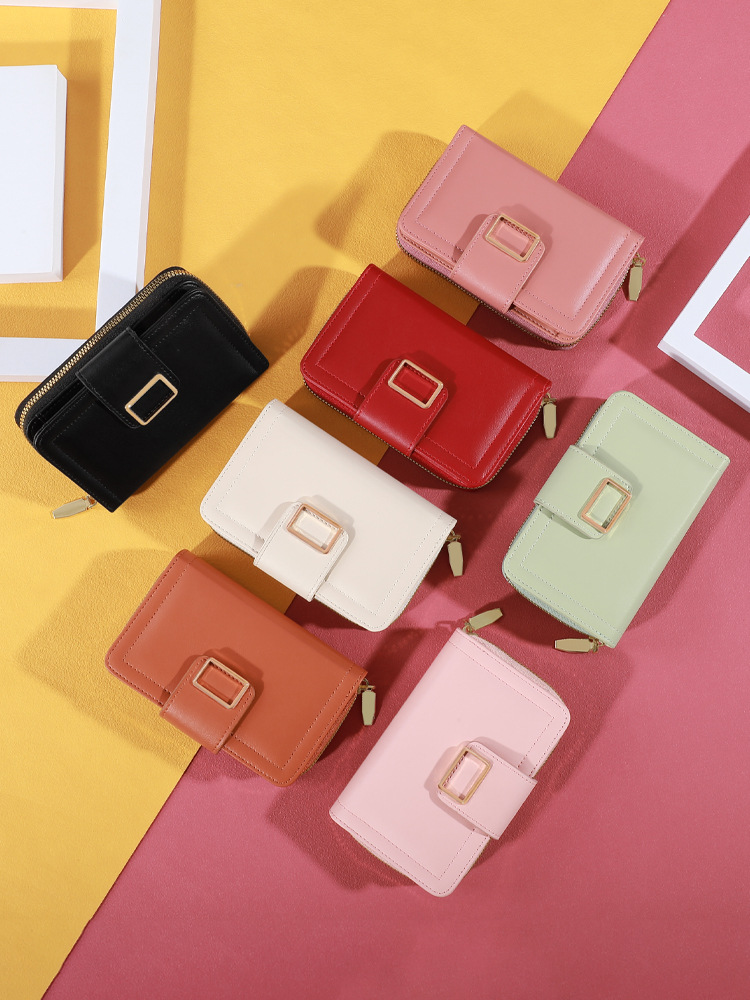 Diseño de nicho 2025 nuevas damas de verano pequeñas, frescas y exquisitas monederos plegables, carteras largas para estudiantes, carteras largas para mujeres