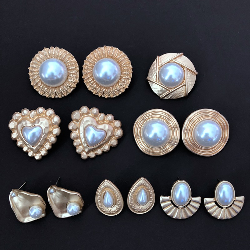 Matte Golden White Pearl Earrings display picture 2