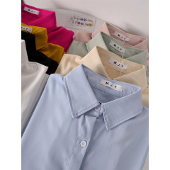 白いシャツの秋の服の女性の上着のデザイン感があります。