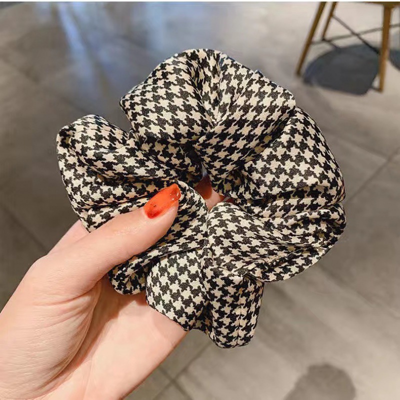 Korean Instagram scrunchie vintage leopard plaid colon circle simple elegant leather band hair tiara