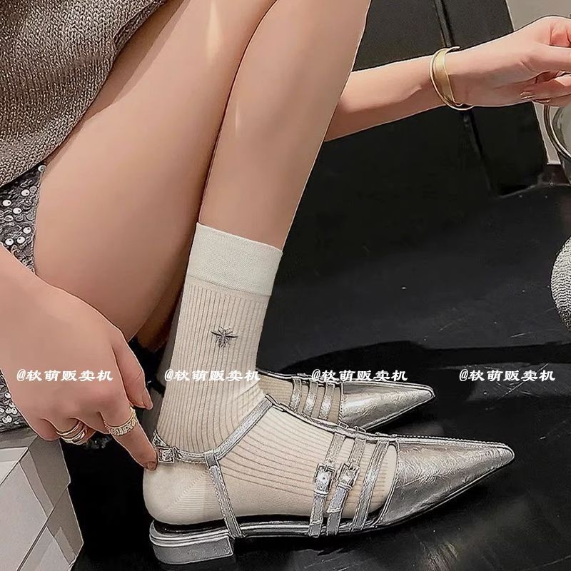 Finally Found! ! Mid-Calf Socks Embroidered Bee Socks ~ Good-Looking and Crying ~ Comes with a Atmosphere! Essential Mid-Calf Socks