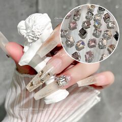 人気のネイルアートアクセサリー、ロングストレートクリスタルパイルダイヤモンド完成品、超キラキラフルダイヤモンド、軽くて豪華なフレンチ合金ネイルデコレーション
