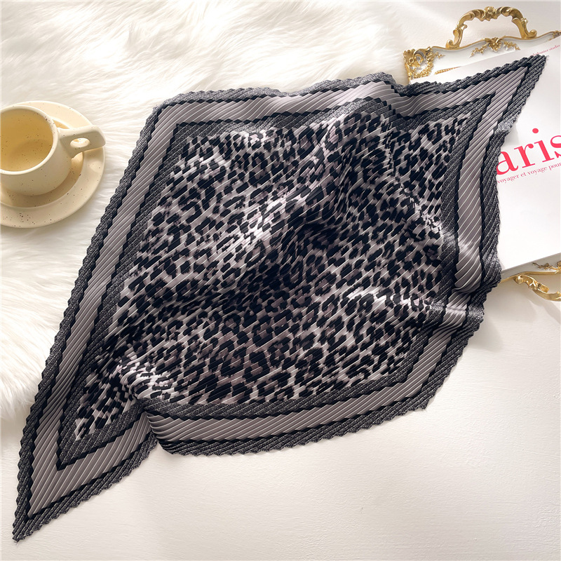 Leopard Printed Square Scarf For Women Trendy Fashion Accessory_voghion.com