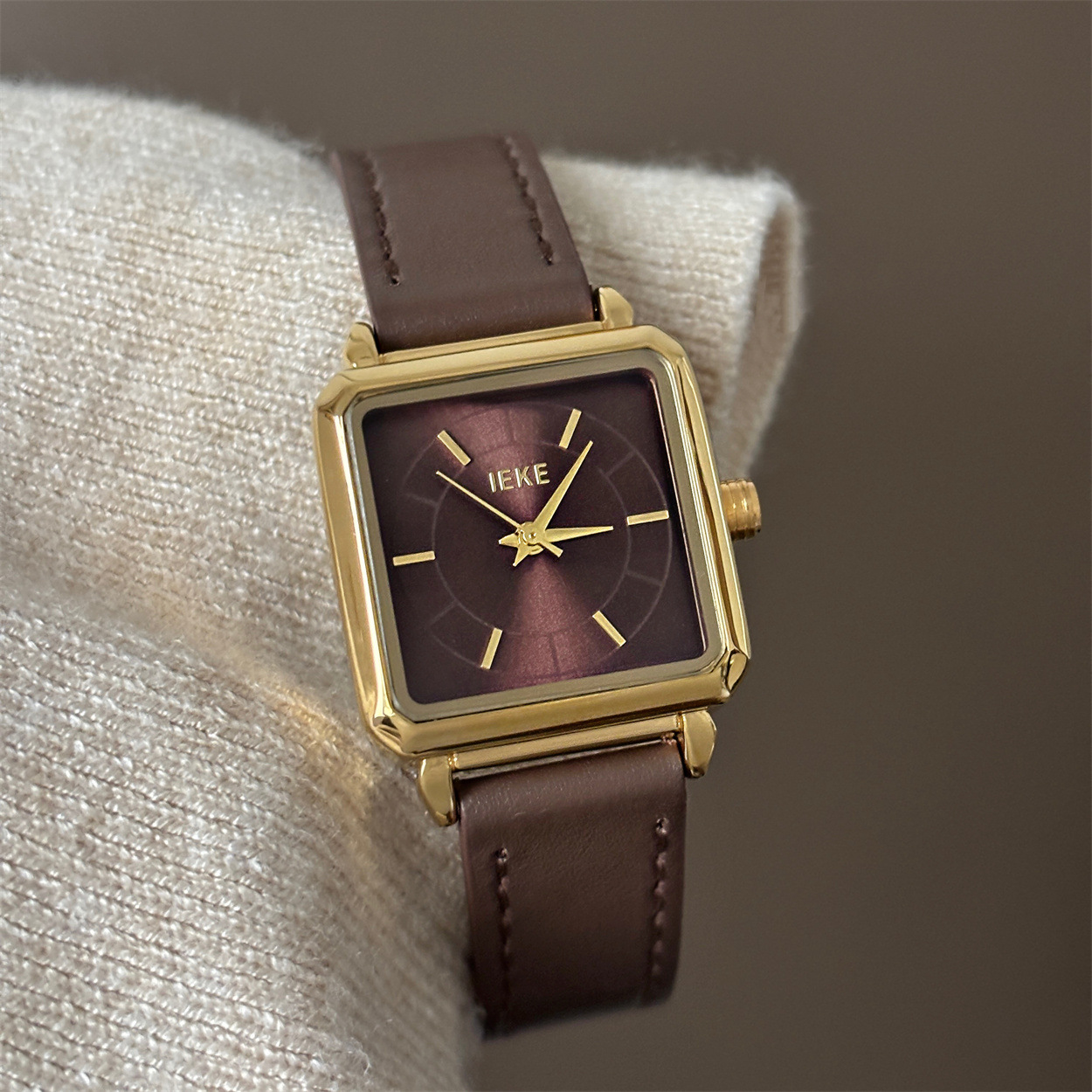 Ieke Retro Mid-Century Style Square Brown White Light Luxury Watch Feminine High-End Women's Watch Wholesale Dropshipping
