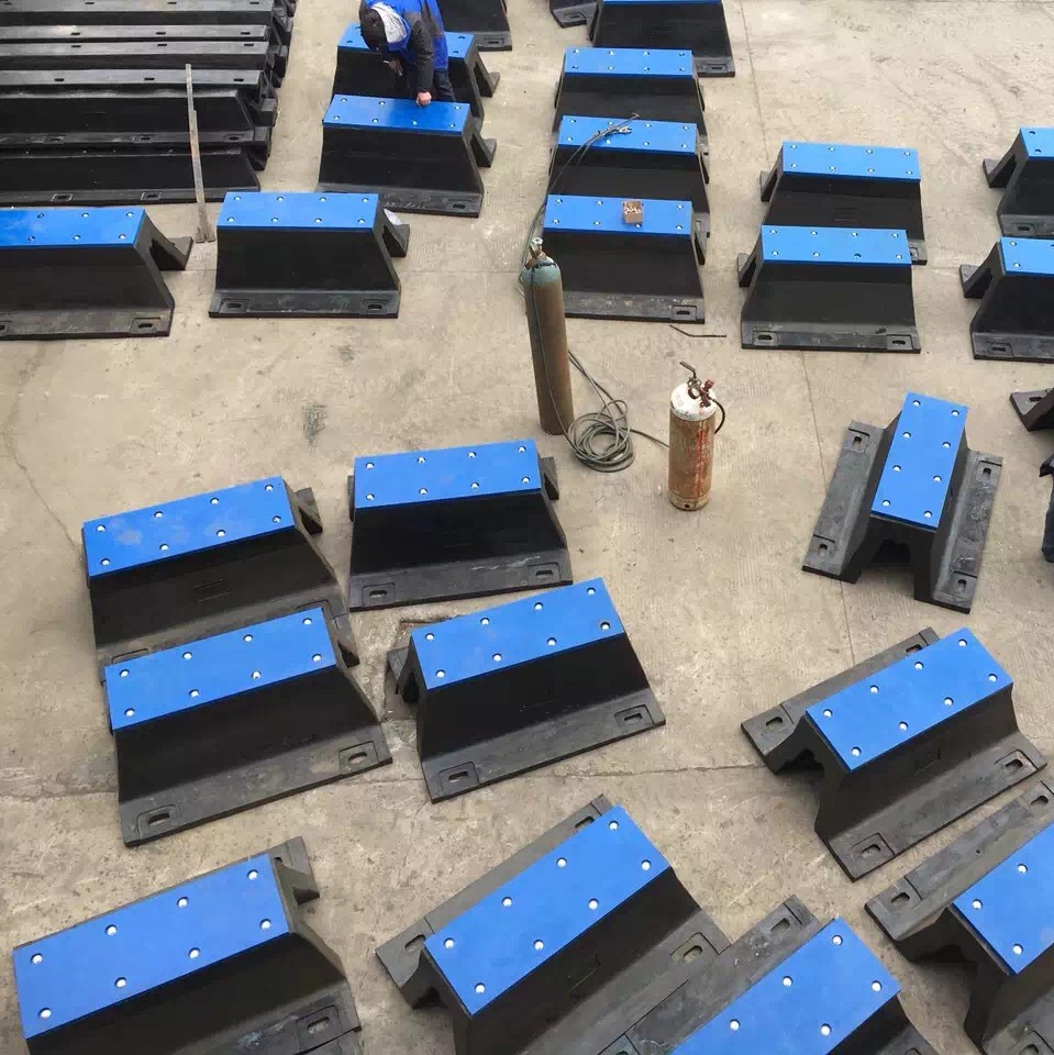 正欣品牌橡胶护舷拱形DA型护舷厂家 GD型护舷价格 桥墩V型500护舷