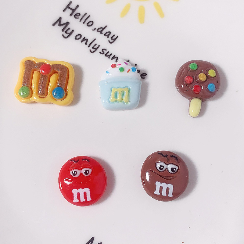 Nuevos dibujos animados M frijoles helado diy accesorios de resina pegamento crema caja de teléfono móvil hebilla de zapatos colgante material de tocado, etc.