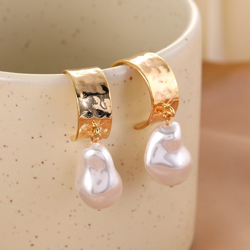 1 Pair IG Style Retro Irregular Pearl Plating Copper Drop Earrings display picture 1