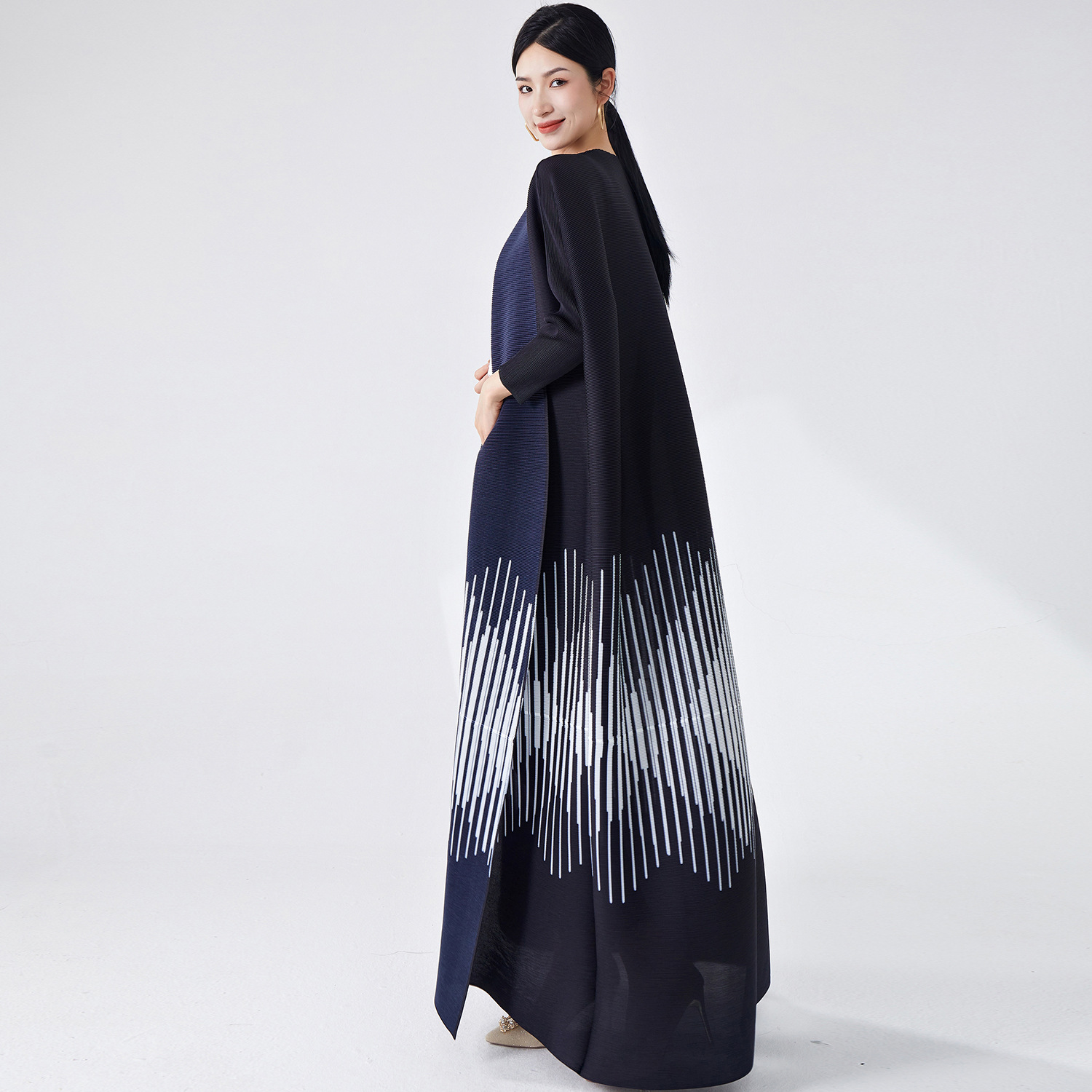 Cross-border Middle Eastern Women's Are Hot-selling, Offering A High-end Feel, With Loose-fitting Plus-size Cardigan_ecoleips.com