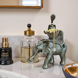 �羳���u�����������{���бP��֬�[���Ҿ��b�耳��ռ{����[�O