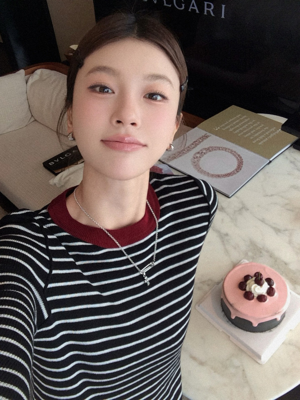 张贝贝ibell经典复古拼色领口针织衫女蚕丝+绵羊毛圆领条纹长袖T|undefined
