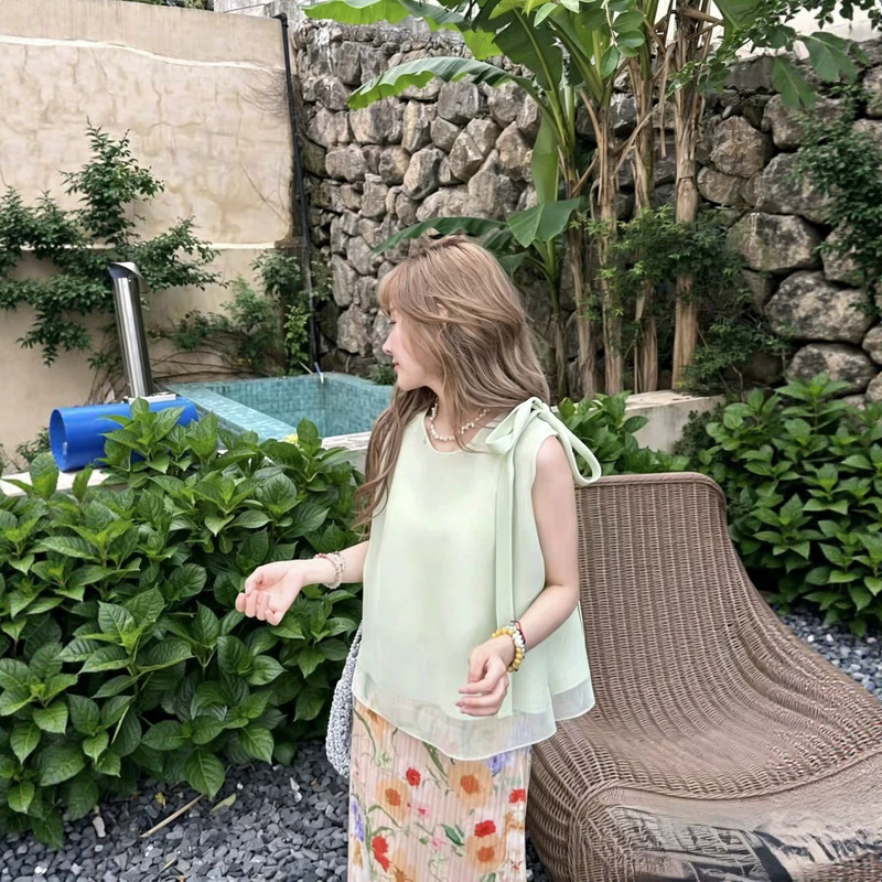 Bow-Tie Pleated Sleeveless Top with Loose A-Line Hem, Slimming Tank Top T-Shirt, Korean-Style Exquisite Small Top