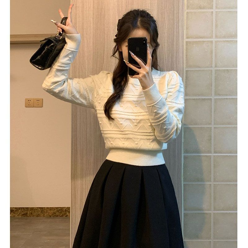 Round-neck Korean-style spring and autumn elegant puff-sleeve waist-cinching top, winter solid color hollow-out knit sweater for women