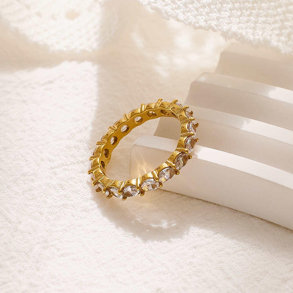 Round Pattern Women's Gender Commute Round Titanium Steel Plating Inlay Zircon Gold Plated Rings