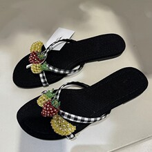 格子水果串珠一字拖鞋2025夏新款度假沙滩露趾平底凉拖鞋(不含税)