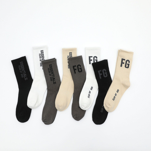 Casual cotton socks with letters FG trendy sports versatile men's and women's mid-tube solid color letters couple socks