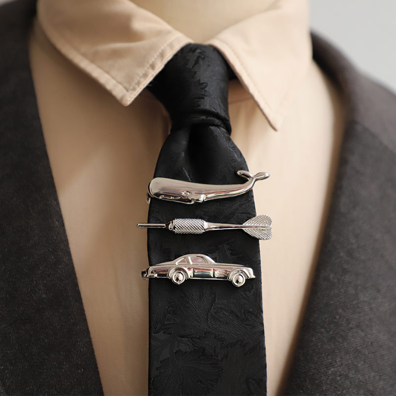 Factory Ready Stock Wholesale Retro Fun Metal Shark Car Tie Clip Men's Versatile Personality Style Korean Version Simple