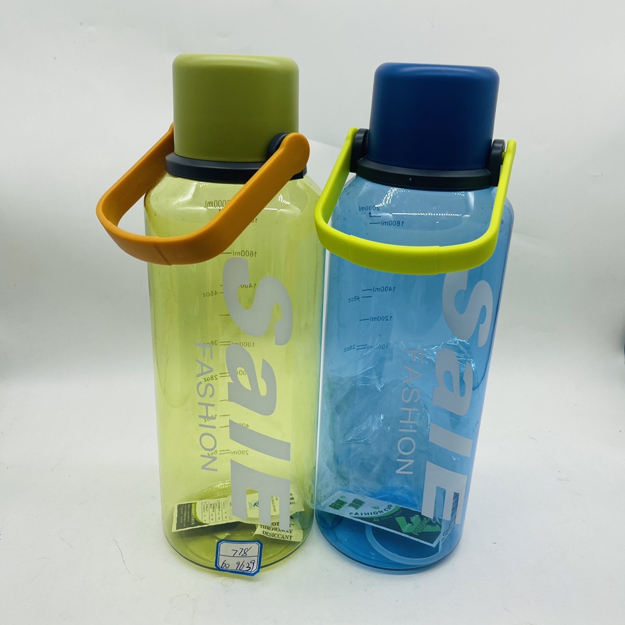 Futong nuevo taza de agua portátil al aire libre 2000ml taza de té portátil de gran capacidad taza de plástico al por mayor