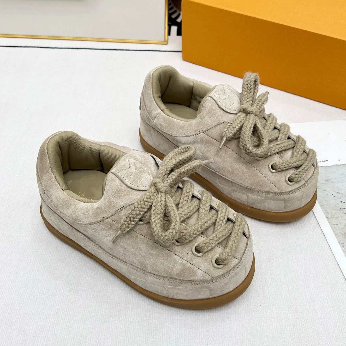 25 new foreign trade bread shoes Wang Jiaer's same style suede casual thick-soled fashionable and comfortable chubby women's cotton shoes