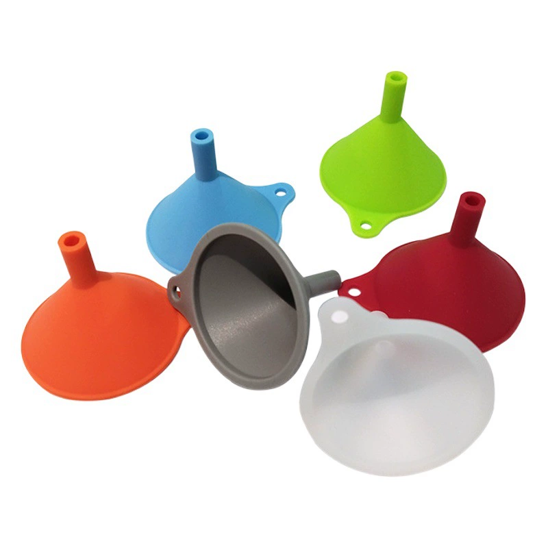 Завод в наличии Инструмент для сепаратора Телескопическая мини-воронка Портативная Складная воронка Кухня Пищевая силиконовая воронка