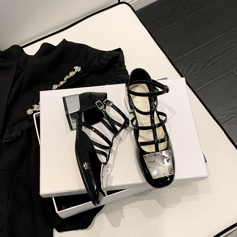 Sandalias de tacón grueso con cordones y punta cuadrada de charol con hebilla metálica de nuevo estilo, sandalias de tacón alto cerradas para mujer de 5 cm image 4