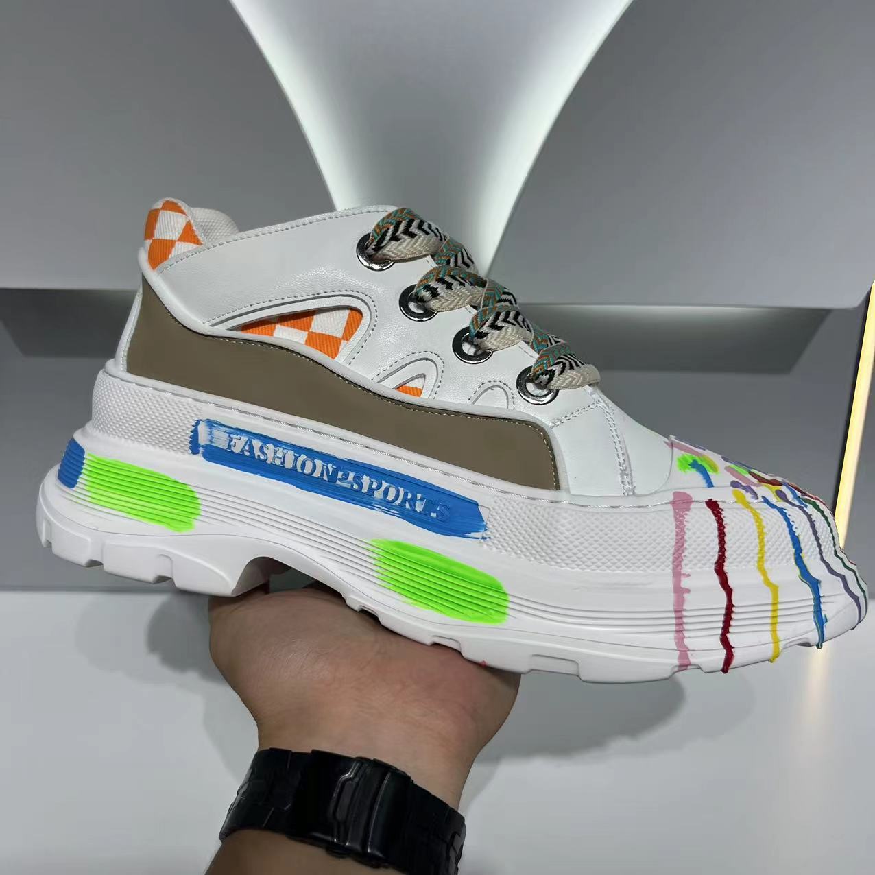 Casual Sneakers For Men With Personalized Graffiti Design_voghion.com