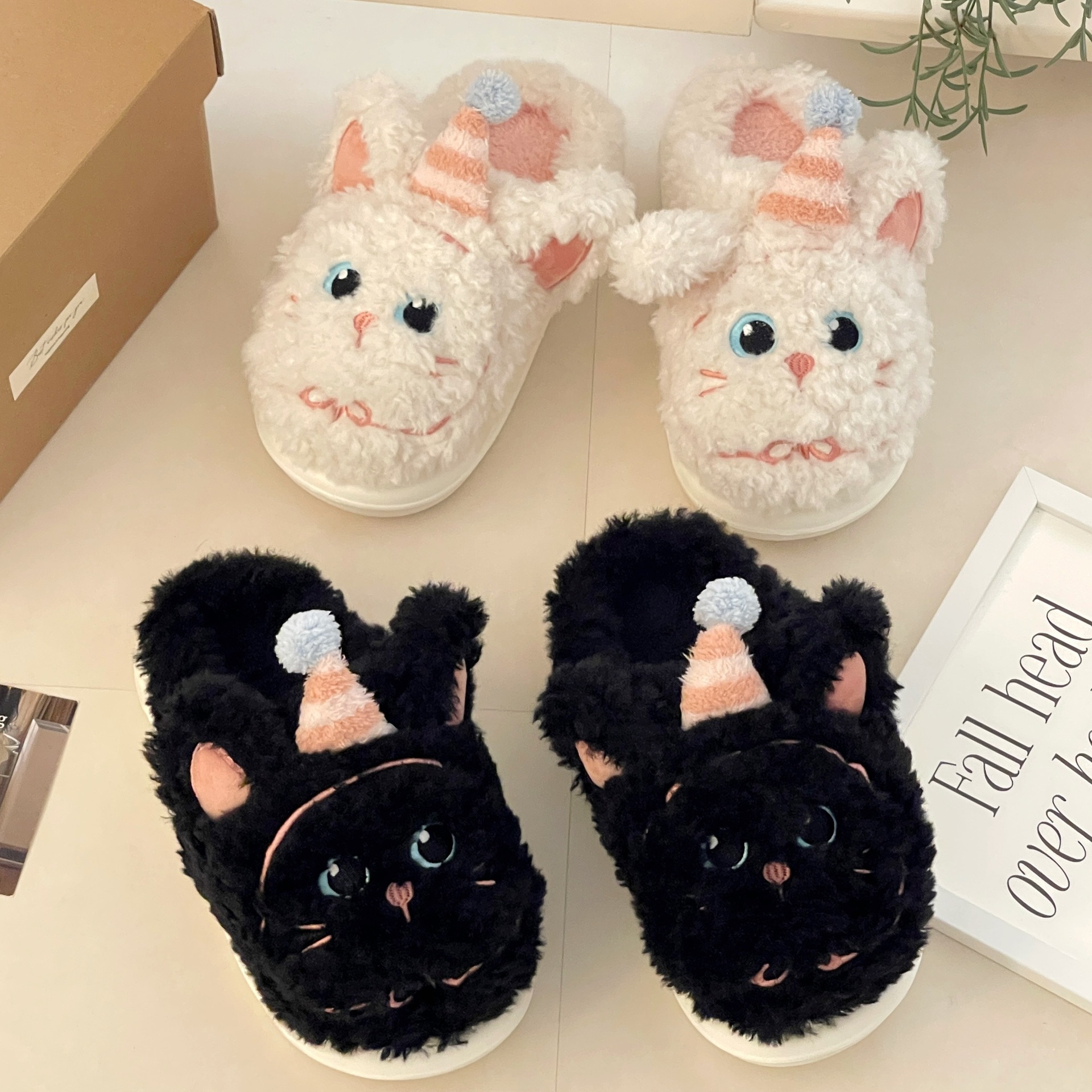 2025 nuevas zapatillas de algodón de conejo para mujeres lindas con lana de algodón de invierno remolque tacones para usar zapatos de lana caseros