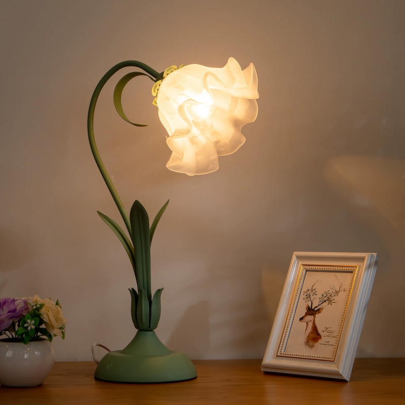 Table lamp for bed, creative lantern for bedroom for desktop, internet celebrity, flowered