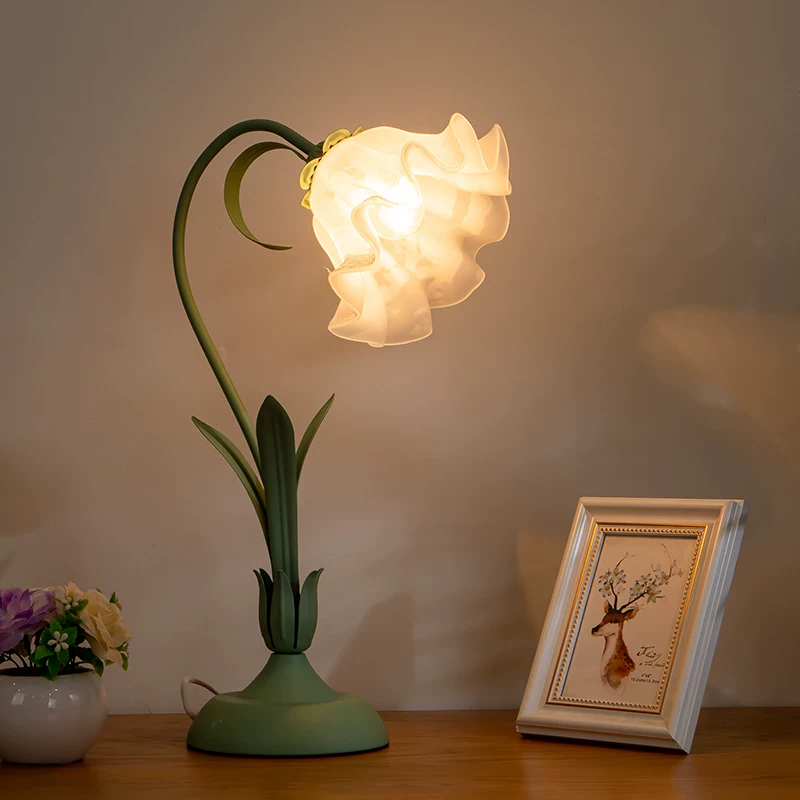 Table lamp for bed, creative lantern for bedroom for desktop, internet celebrity, flowered
