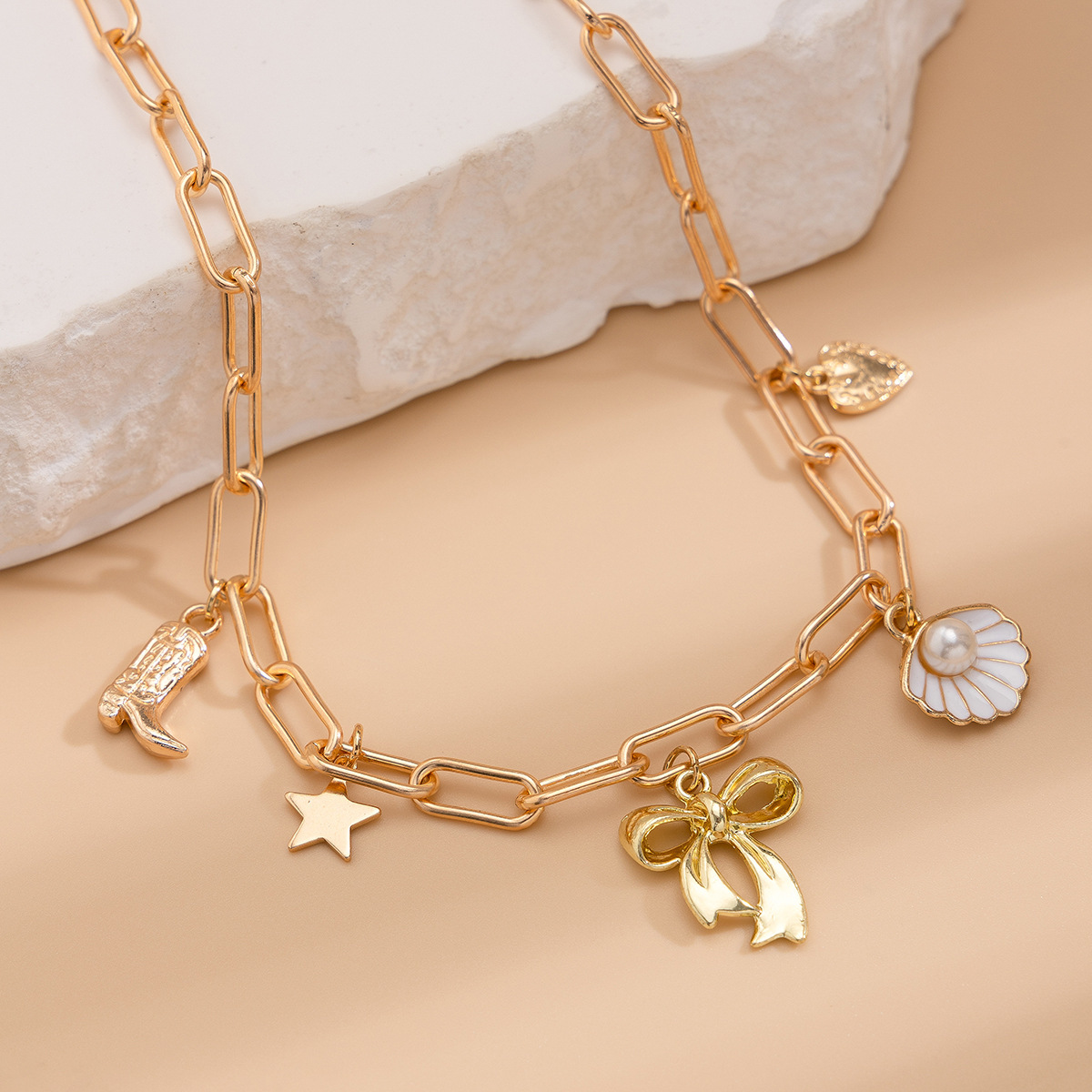 Holiday, Daily Occasion Elegant Bow Knot Gold Plated Imitation Pearl Alloy Iron Wholesale Necklace
