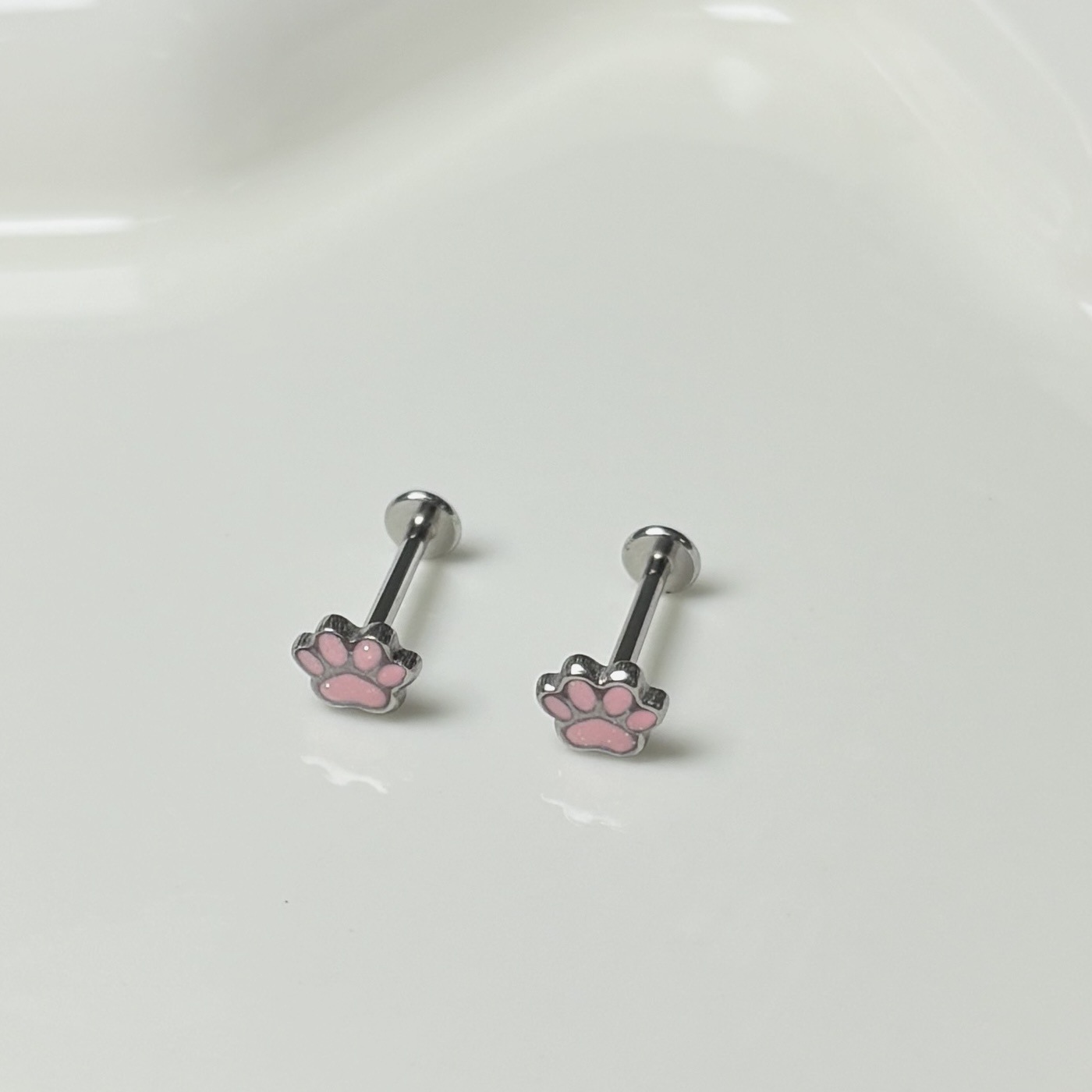 Pointed labret stud close-up product detail