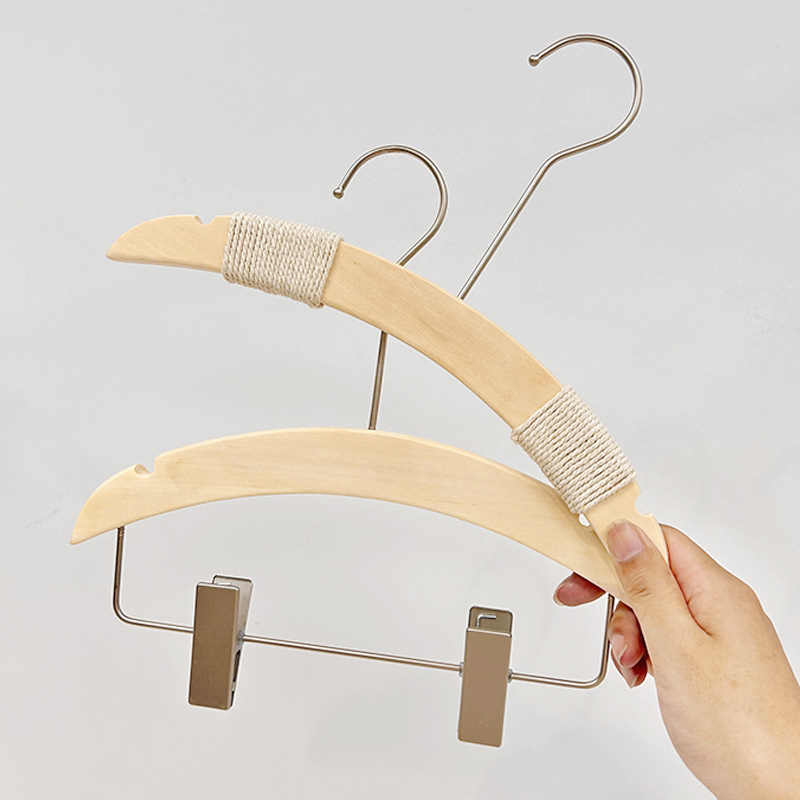 Percha de ropa de madera maciza tienda de ropa especial pequeño mediano ropa para niños tienda de ropa de mujer cuerda de algodón de madera Luna curvada ropa antideslizante soporte colgante