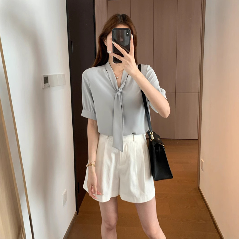 Thewow Gentle and Elegant, Smooth and Stylish H-Shaped Cut V Neck Sweetheart Collar Ribbon Pure Color Elegant Short-Sleeved Shirt