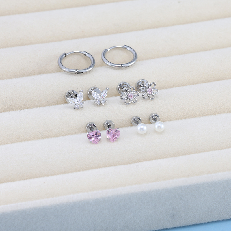 Pointed titanium steel lip stud product view