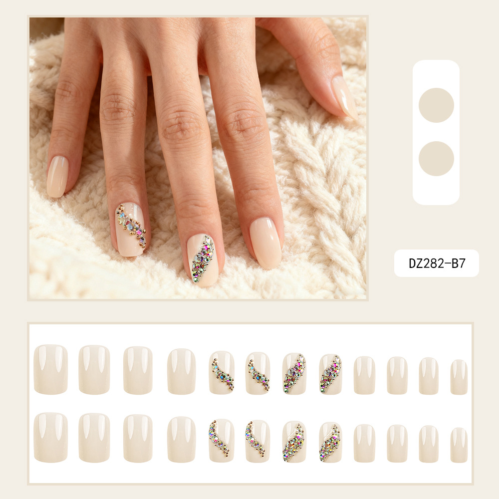 Ventas transfronterizas de diamante blanco puro manicure elegante brillante viento de desgaste de uñas de cabeza plana 24 piezas de parche de uñas falso
