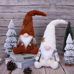 国境を越えた新しい北欧のぬいぐるみがクリスマスに顔のない人形を飾っている森の星ルドルフが飾っている