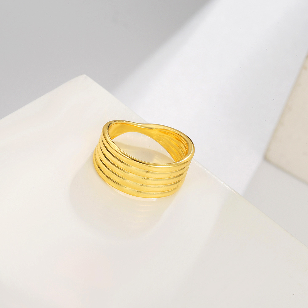 Ins Internet Celebrity Blogger New Ring Creative Stripe Knotted Ring display picture 6