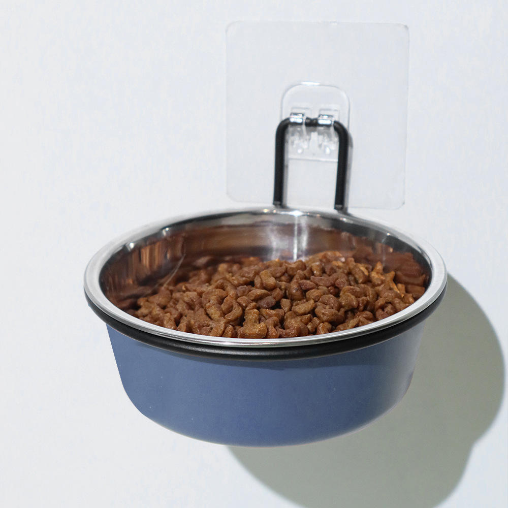 단색 파란색 선반 그릇