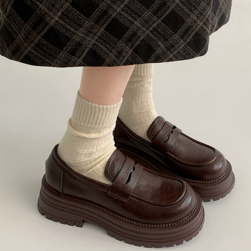 Модный пригородный английский стиль маленькие кожаные туфли женские 2024 новые осенние и зимние дикие юбки