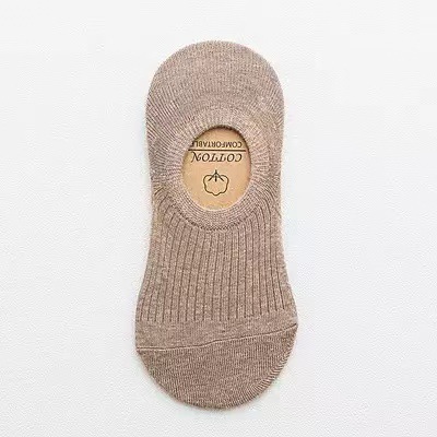 2025 primavera y verano delgada boca ligera de color sólido simple algodón peinado sin costura base de calcetines de barco invisible mujer no caiga talón