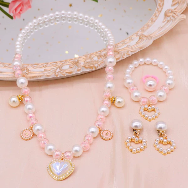 Set from pearl heart-shaped
