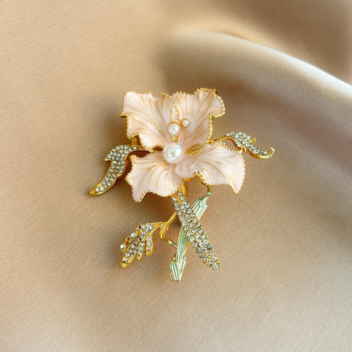 Chinese-Style Pearl Flower Tassel Brooch for Women, Exquisite Rhinestone Enamel Brooch, Retro Suit Qipao Pin, Trendy