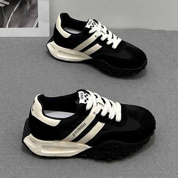 Explosiones de zapatos de pie pequeños para mujeres 2024 otoño nuevo explosión de zapatos de suela gruesa zapatos deportivos ligeros zapatos de entrenamiento de mujer