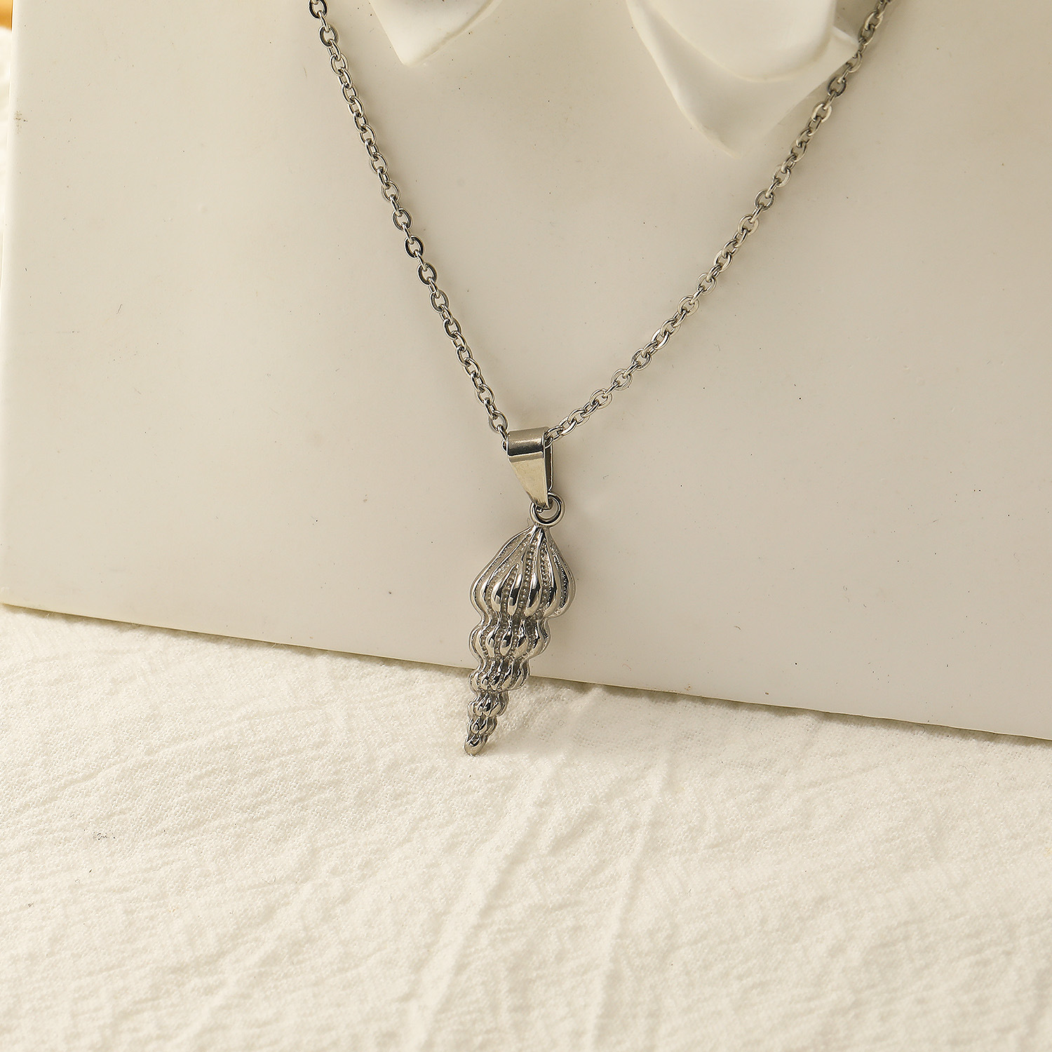 1 Piece Quantity Daily Occasion 304 Stainless Steel Material Conch Pattern Real Gold Plated Conch 304 Stainless Steel Marine Style Modern Style Waterproof Non Tarnish Titanium Steel Pendant Necklace