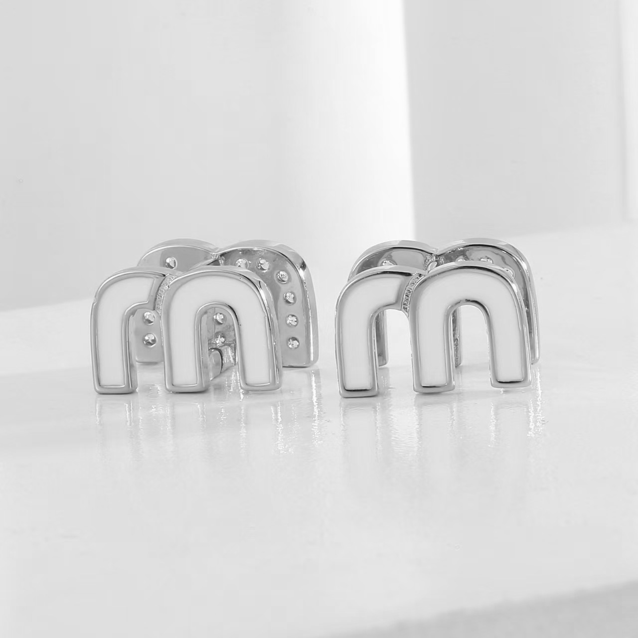 Labret piercing jewelry detail image