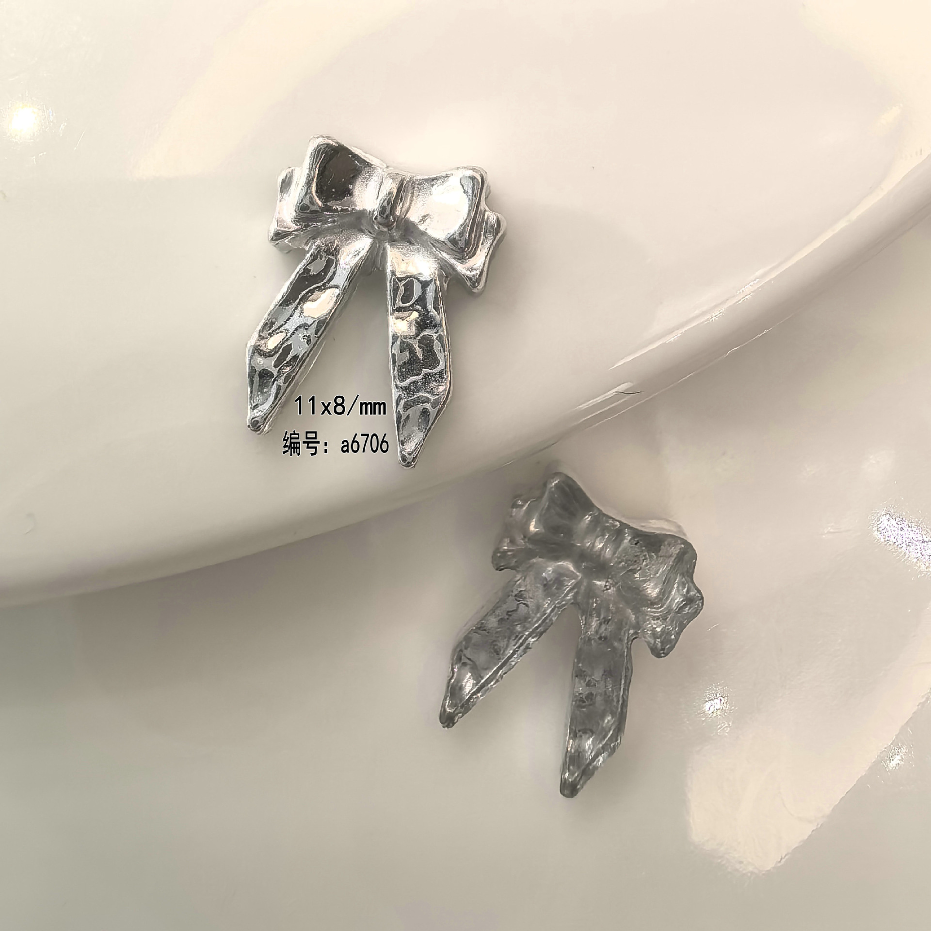 银色法式蝴蝶结美甲饰品合金喷漆法式精致立体复古简约蝴蝶结美甲