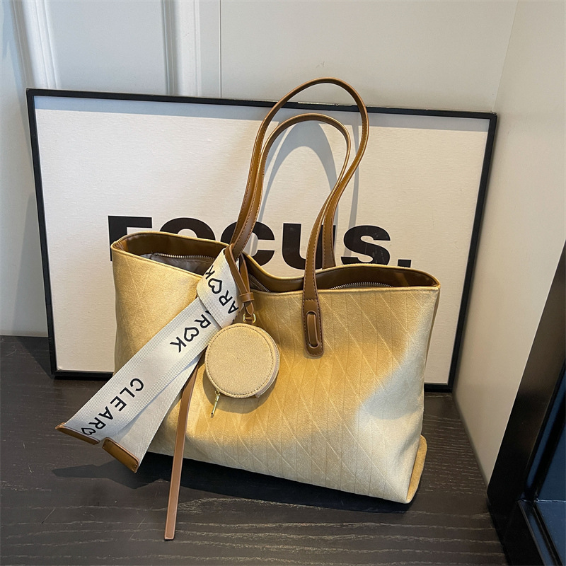 Bolsa de mano retro de terro esmaltado para mujeres otoño / invierno 2025 nueva moda versátil bolso de hombro bolso de viaje